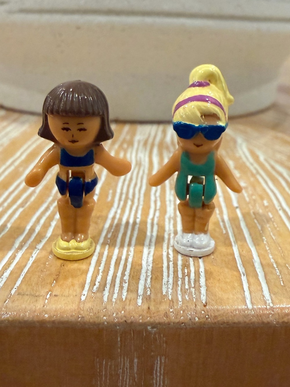 Set of 1993 Polly Pocket Summer House Dolls x2